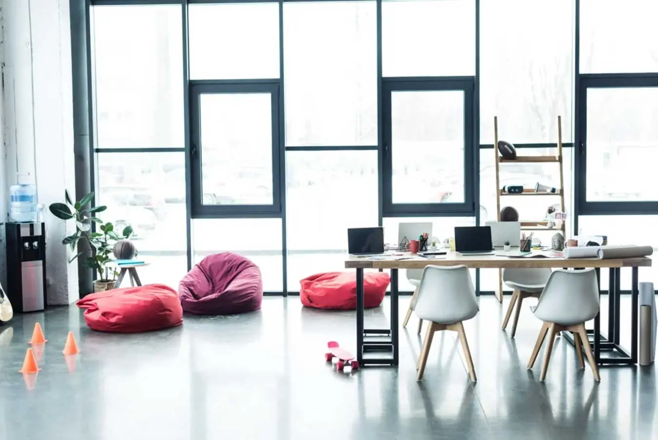 Modern design of spacious office in london Modern design of spacious office in london