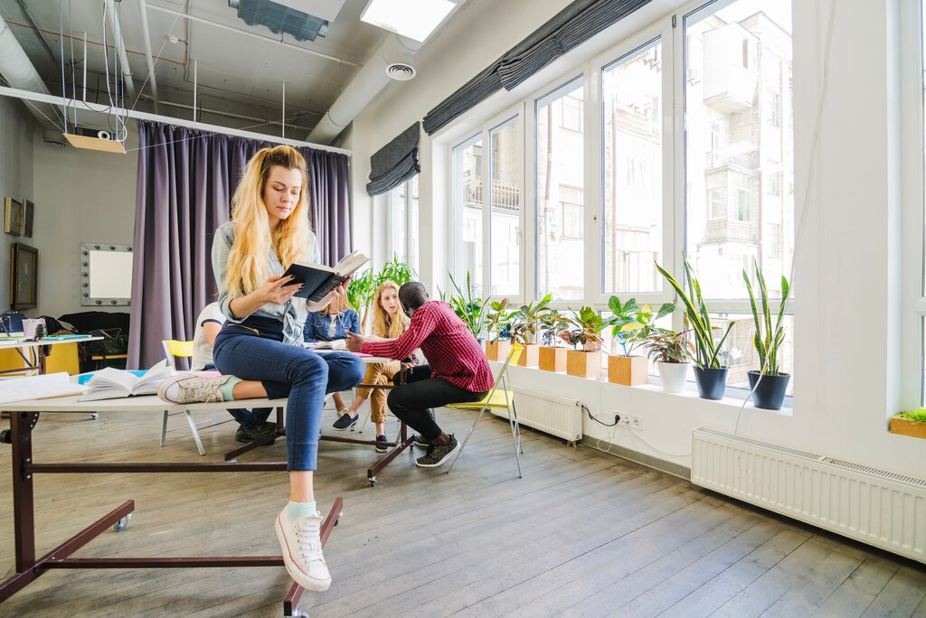 Woman room with students reading